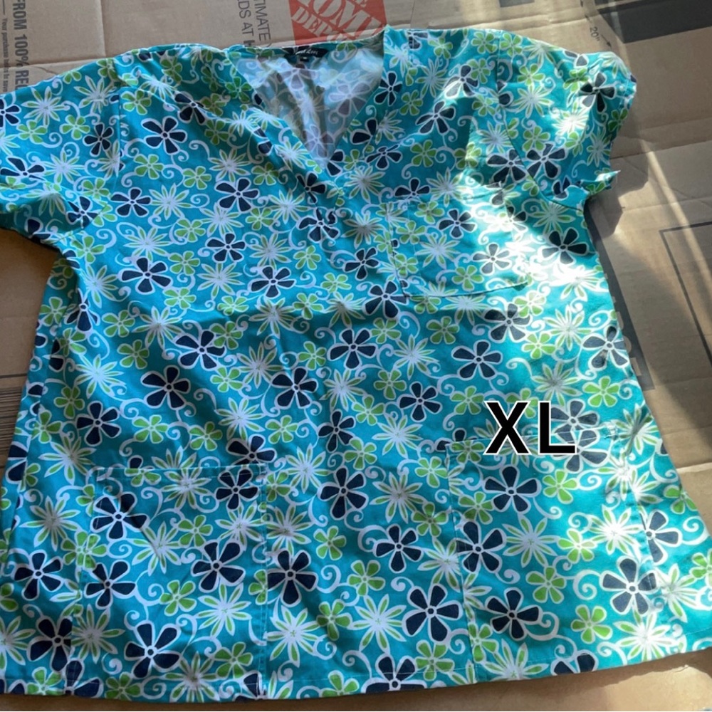Flowery Scrub Top